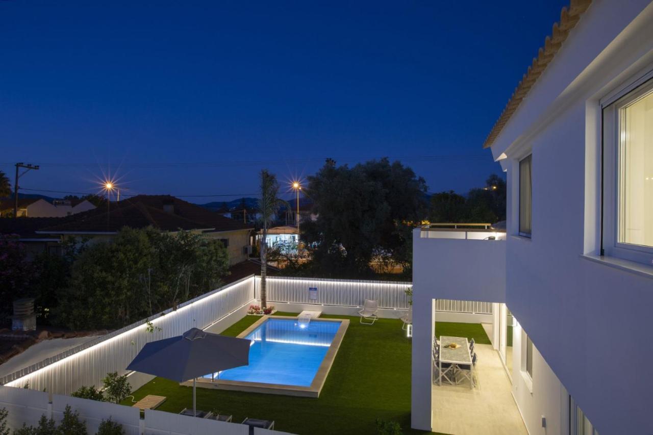 The Quad Luxury Villas Lygia  Exterior photo